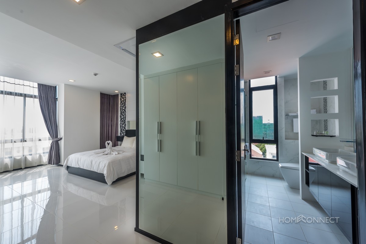 Amazing 4 bedroom penthouse in Daun Penh