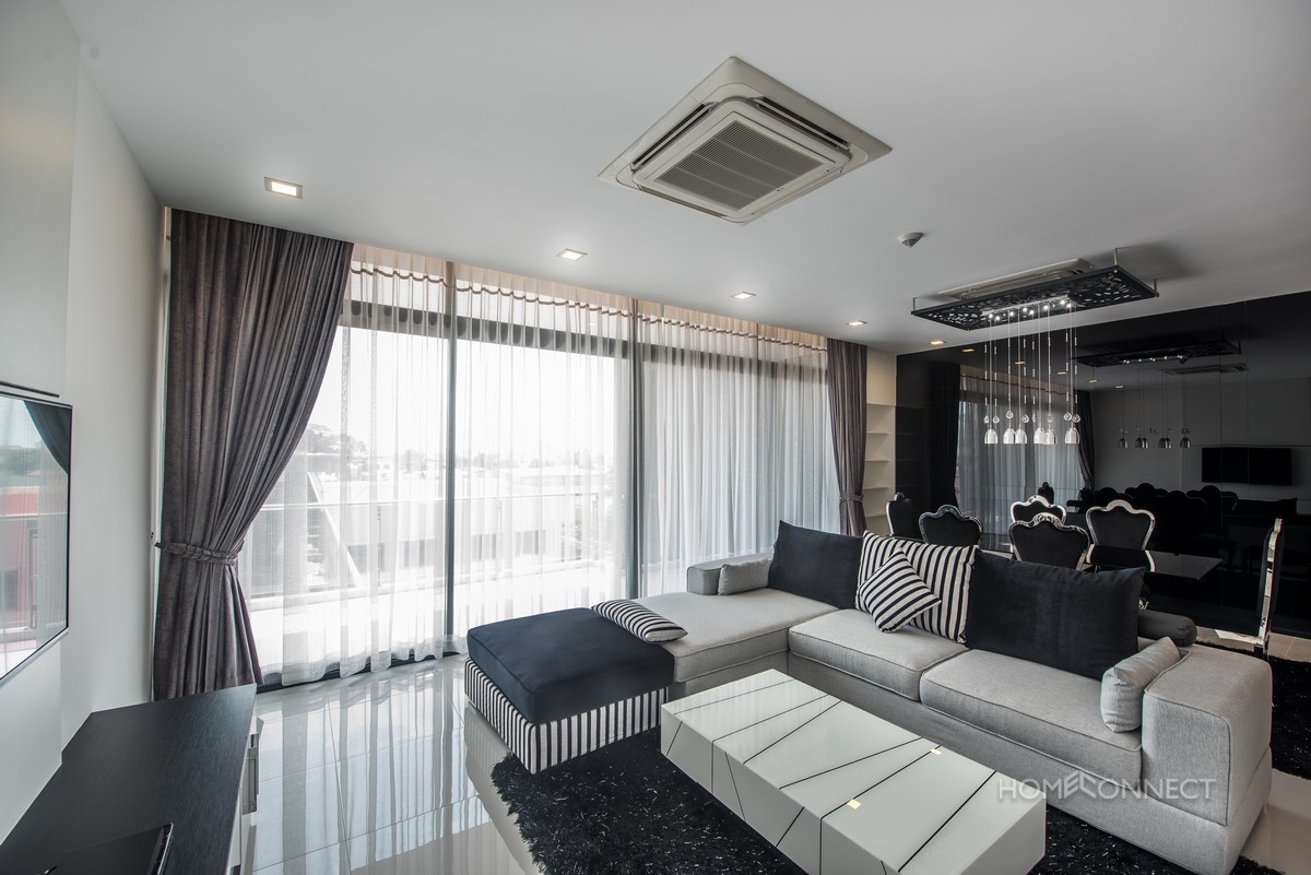 Amazing 4 bedroom penthouse in Daun Penh