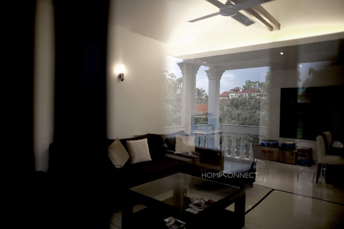 Large 1 Bedroom Apartment with Terrace in BKK1