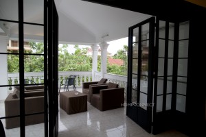 Large 1 Bedroom Apartment with Terrace in BKK1