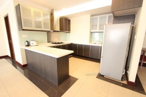 Spacious modern 3 bedroom apartment in Toul Kork