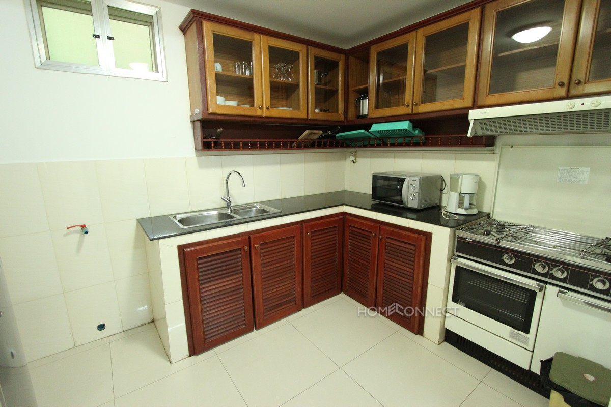 Fully serviced 3 bedroom apartment in Tonle Bassac