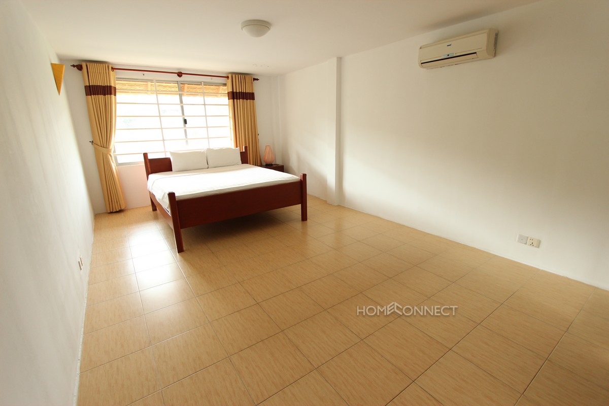 Fully serviced 3 bedroom apartment in Tonle Bassac