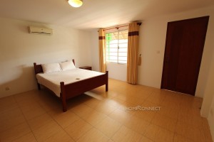 Fully serviced 3 bedroom apartment in Tonle Bassac