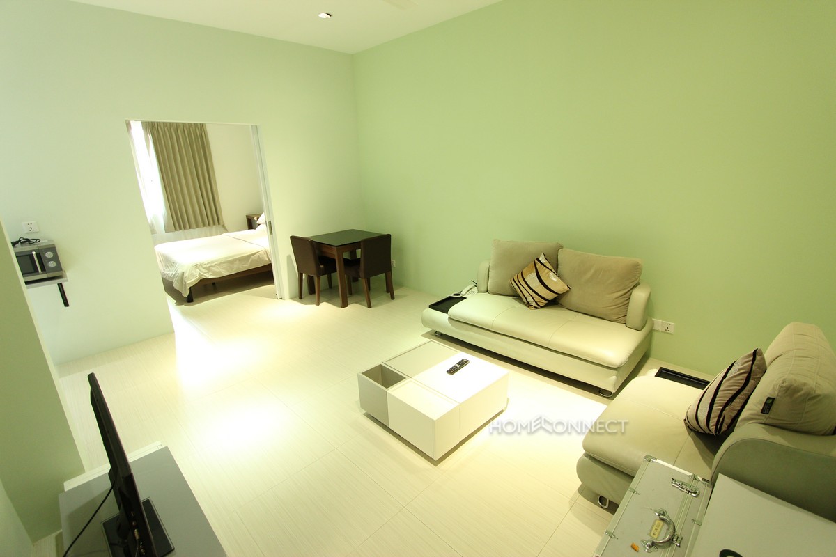 Modern Central 1 Bedroom Apartment in Daun Penh