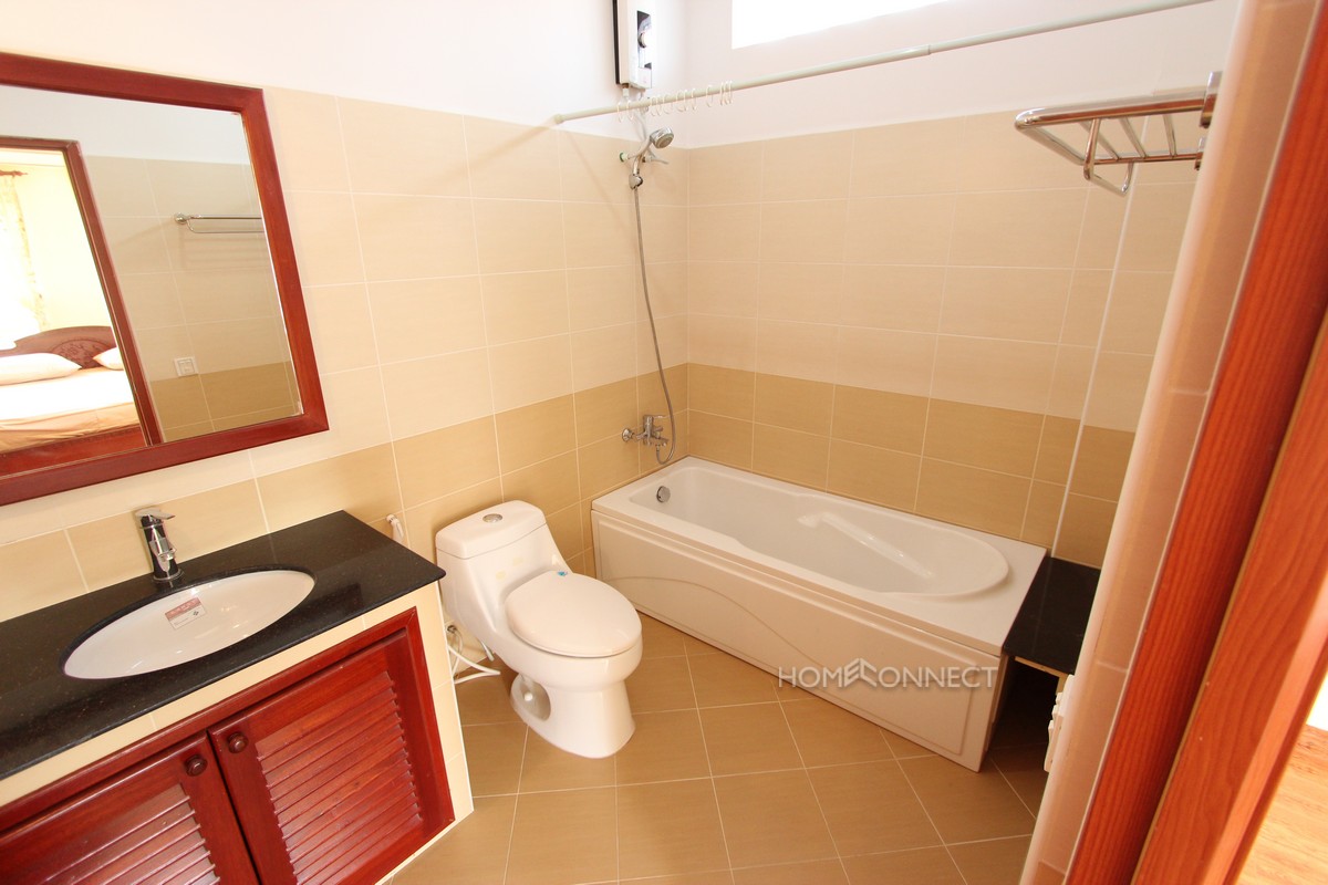 Riverside 2 Bedroom Apartment in Daun Penh