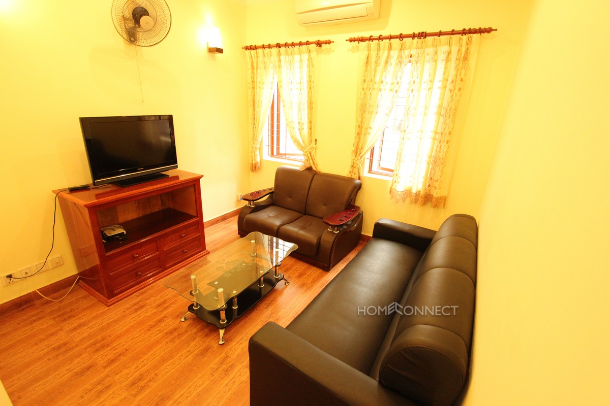 Riverside 2 Bedroom Apartment in Daun Penh
