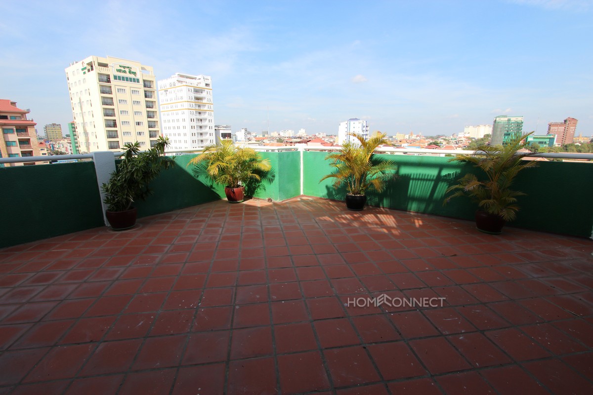 Fully serviced Penthouse close to Riverside