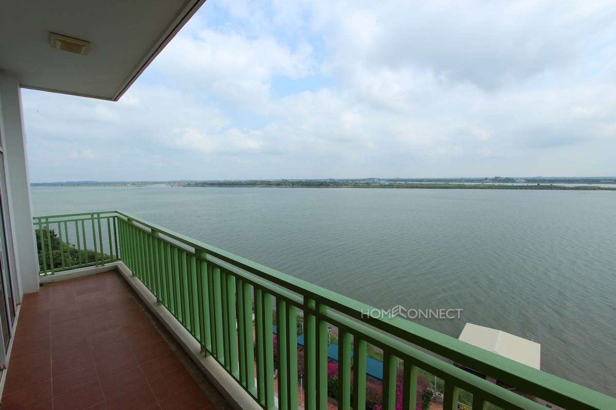 Spectacular 3 Bedroom Apartment on the Mekong River