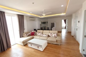 Spacious 3 Bedroom Modern Apartment in BKK1