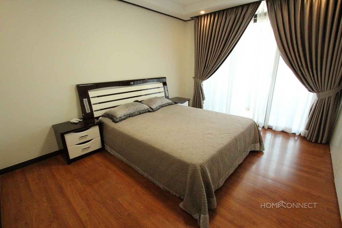 Central BKK1 3 bedroom luxury apartment