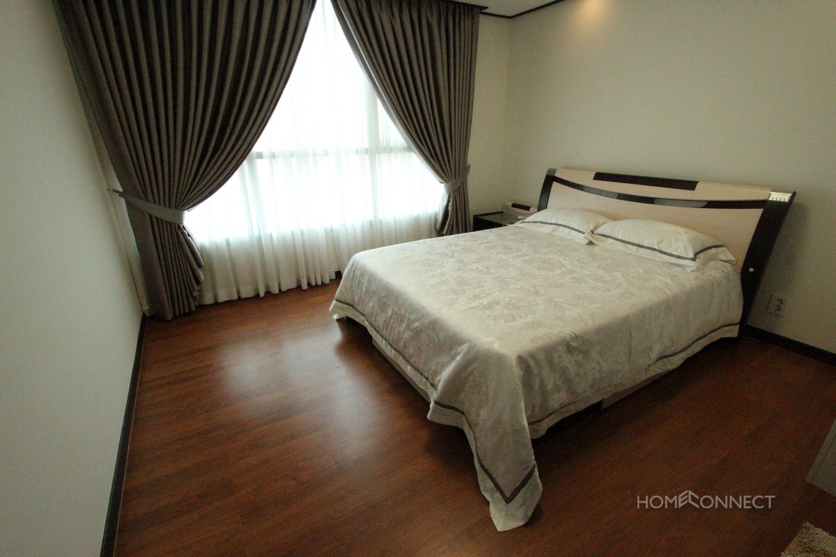 Central BKK1 3 bedroom luxury apartment