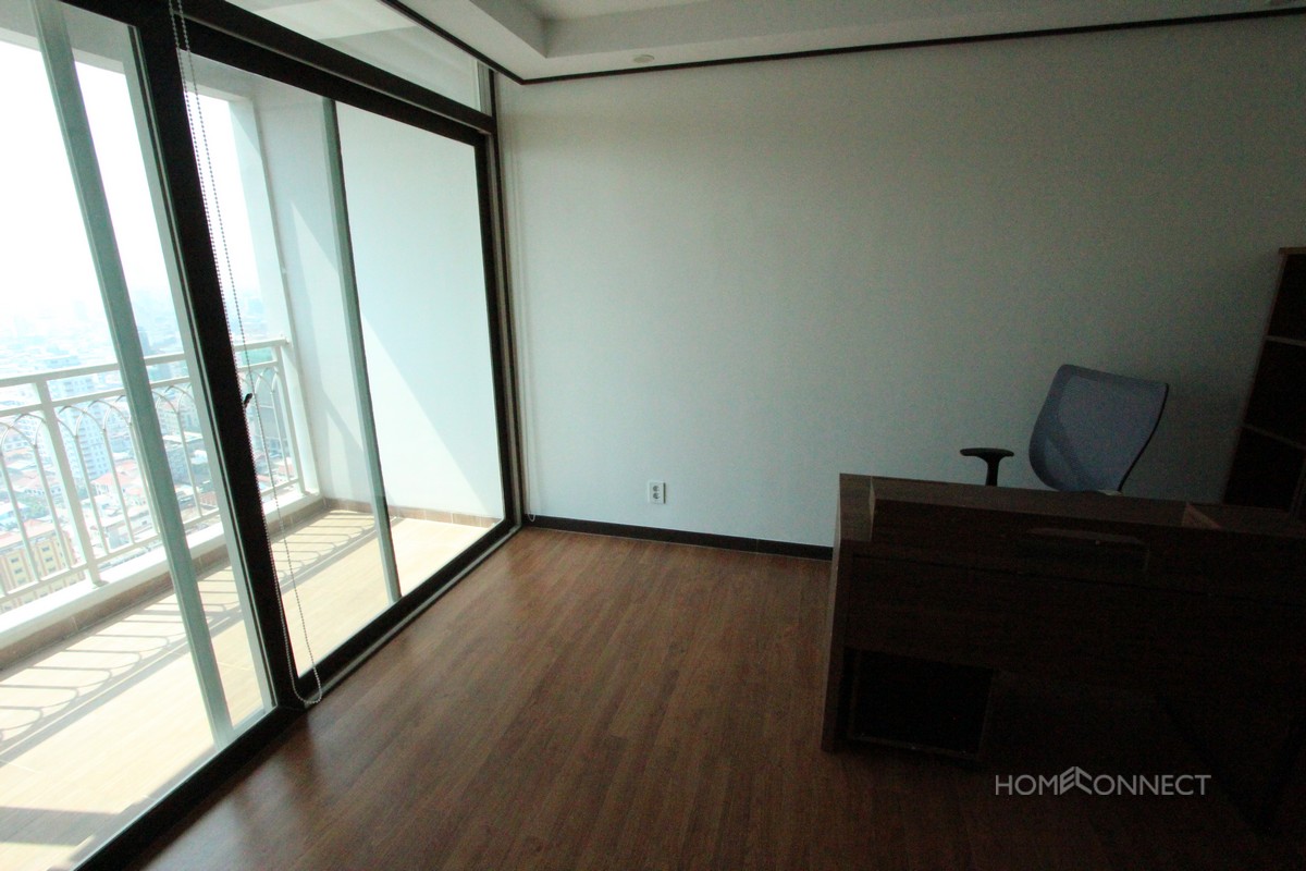 Luxury 4 bedroom condo in the heart of BKK1