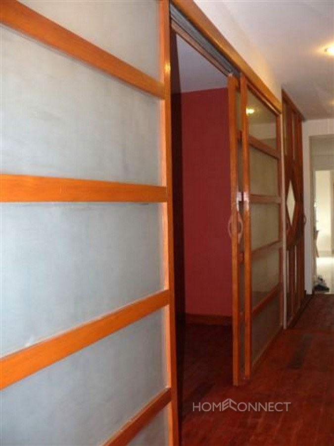 Renovated 2 bedroom apartment close to riverside |Phnom Penh