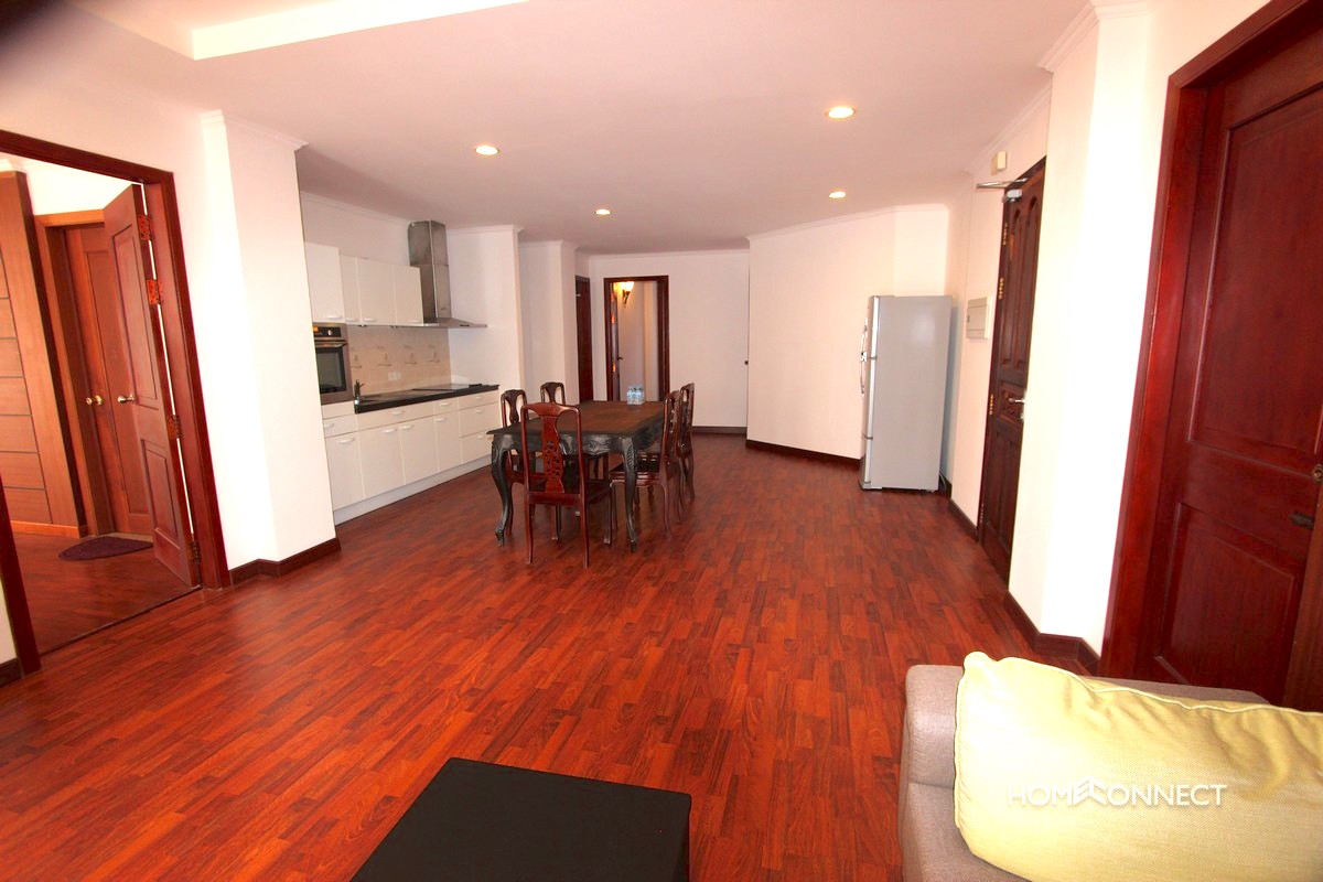 Large Central Apartment in BKK1| Phnom Penh