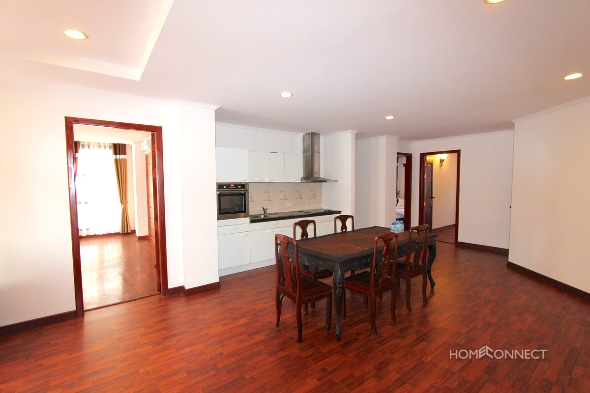 Large Central Apartment in BKK1| Phnom Penh