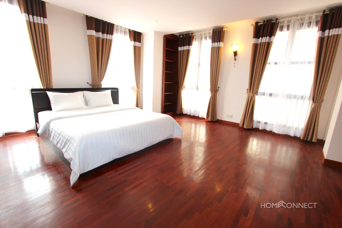 Large Central Apartment in BKK1| Phnom Penh