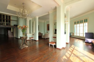 Spectacular 3 bedroom French Colonial apartment on Riverside | Phnom Penh