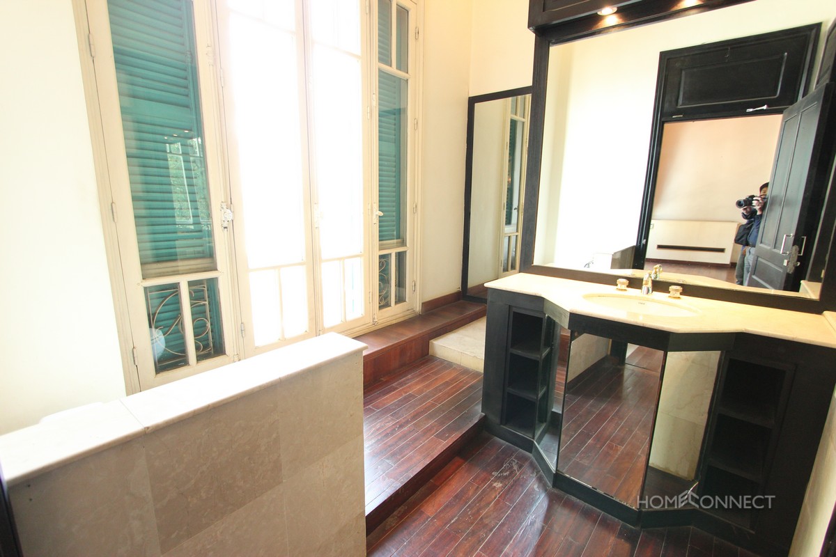 Spectacular 3 bedroom French Colonial apartment on Riverside | Phnom Penh
