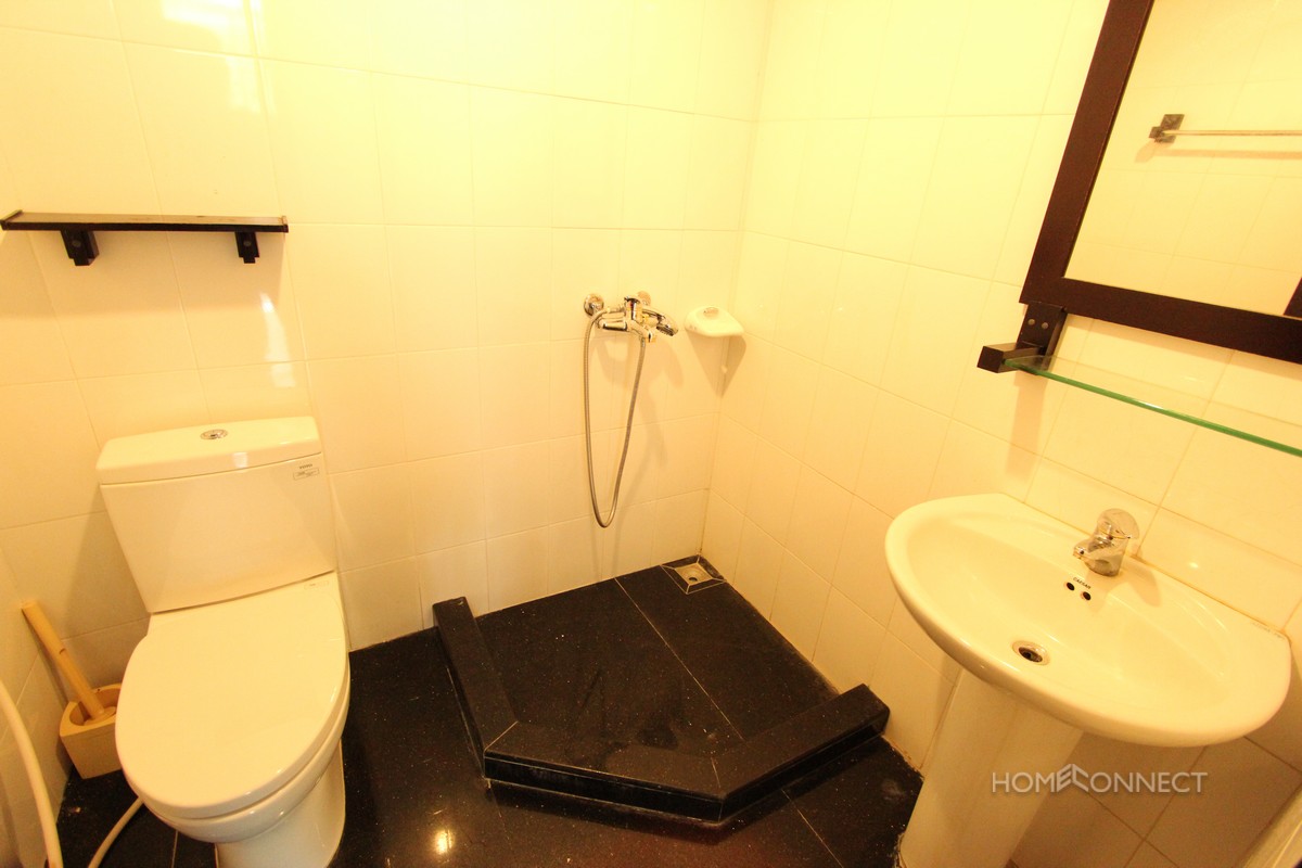 Large 3 Bedroom Apartment Close To Independence Monument | Phnom Penh