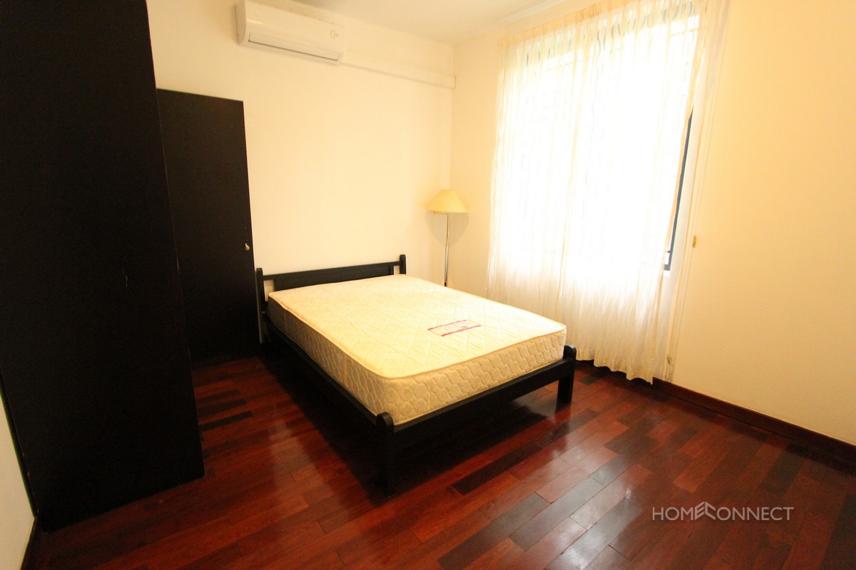 Large 3 Bedroom Apartment Close To Independence Monument | Phnom Penh