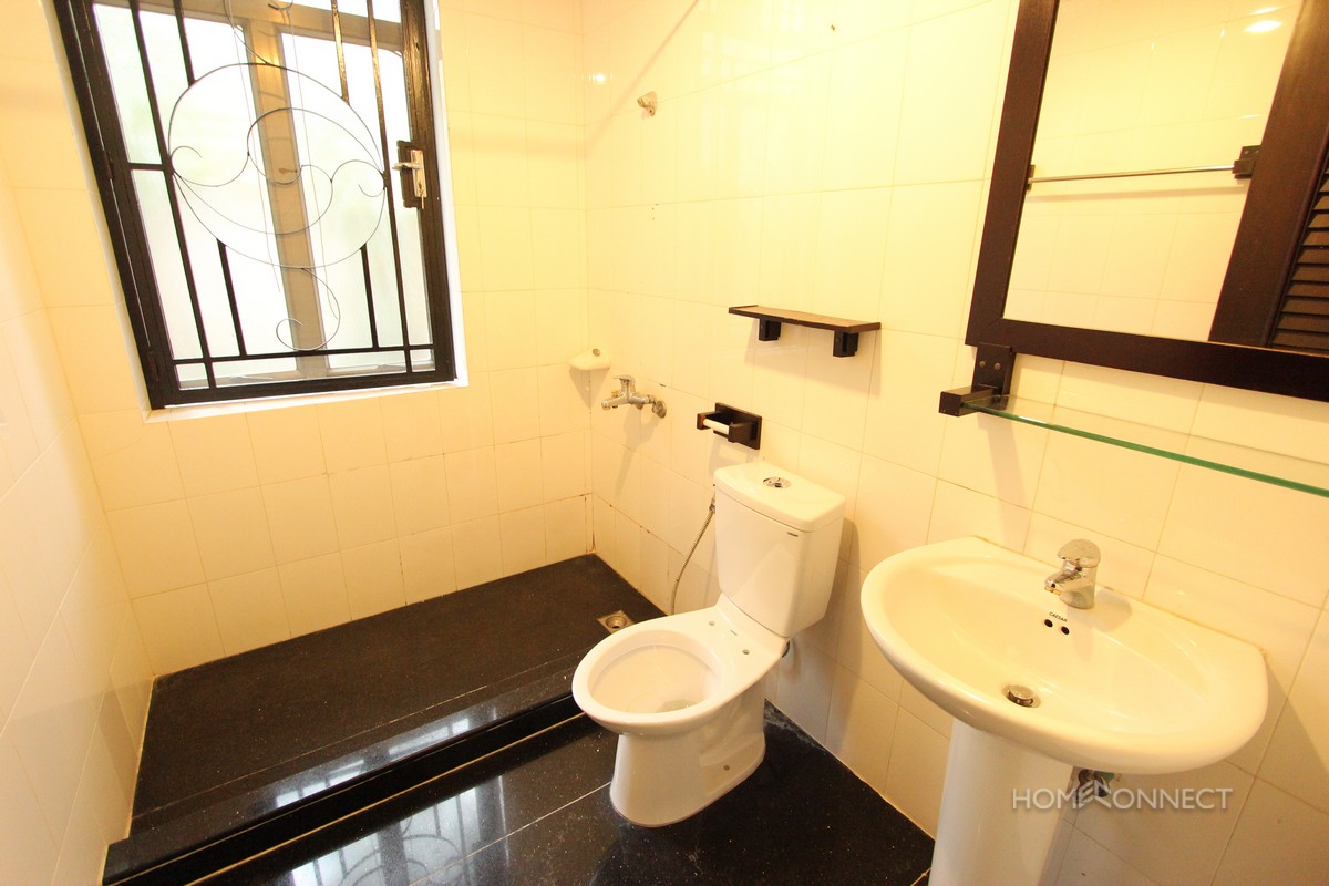 Large 3 Bedroom Apartment Close To Independence Monument | Phnom Penh