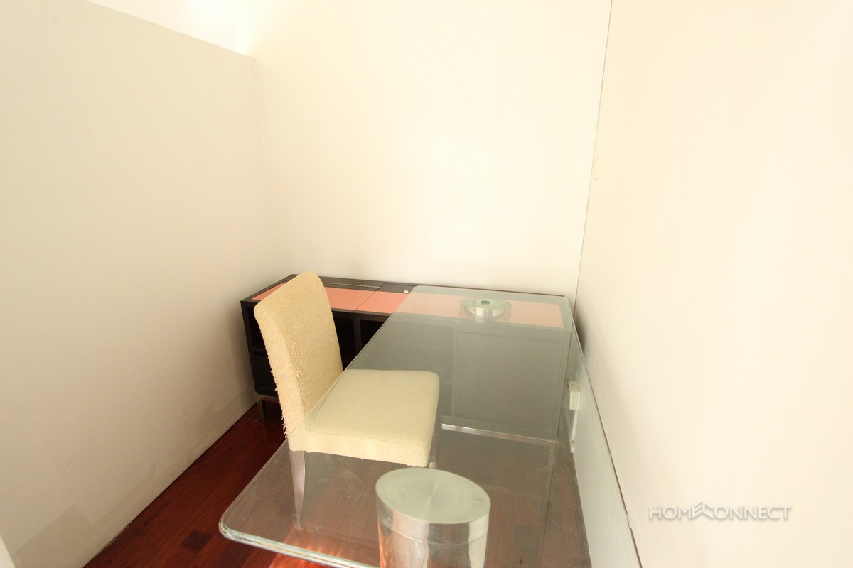 Large 3 Bedroom Apartment Close To Independence Monument | Phnom Penh