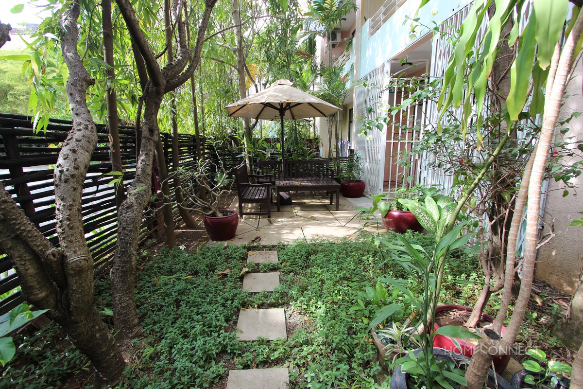 Large 3 Bedroom Apartment Close To Independence Monument | Phnom Penh