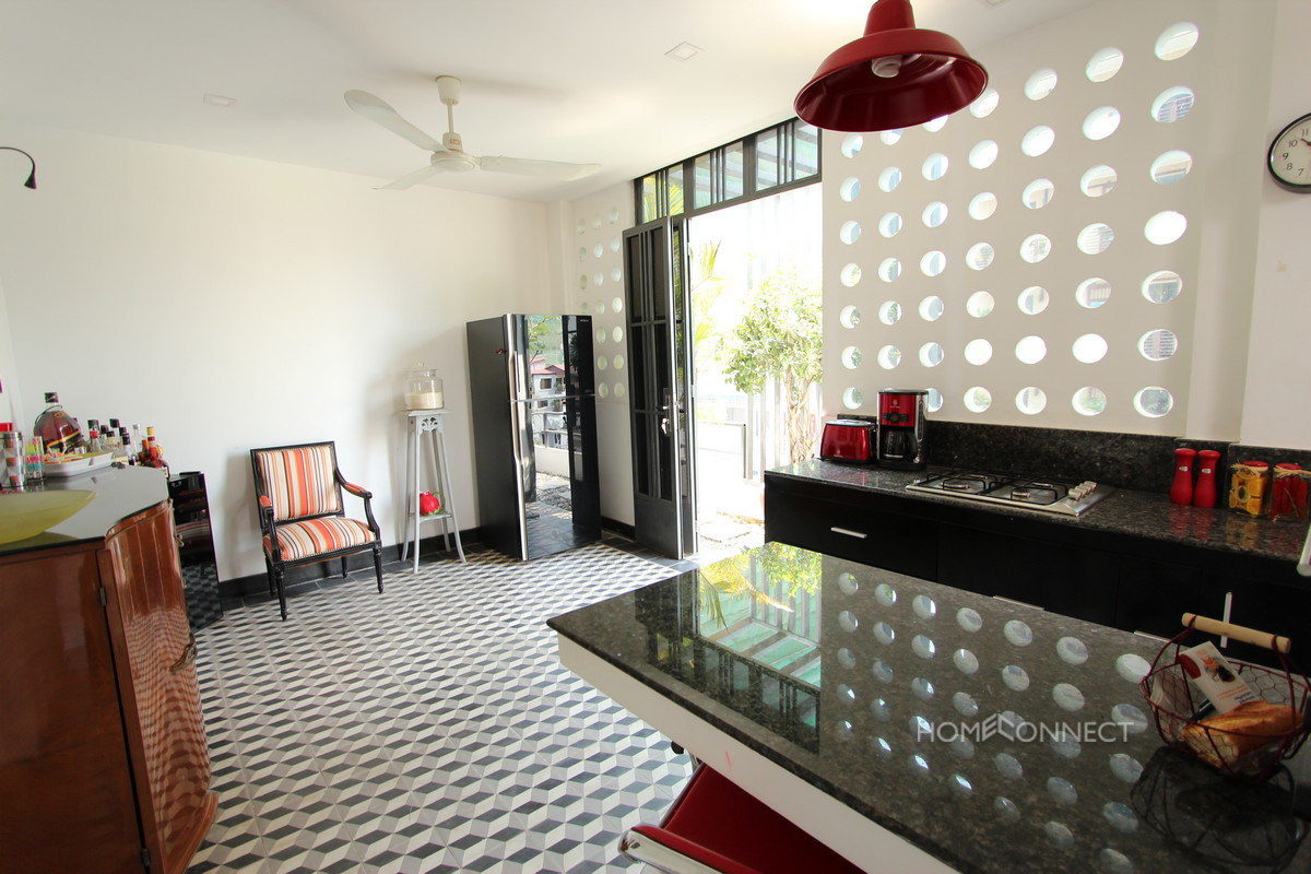 Newly Renovated 3 Bedroom Apartment For Sale in Daun Penh | Phnom Penh