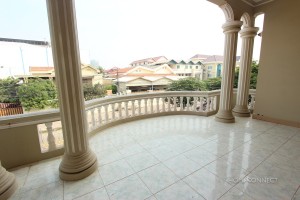 Large Villa on a Big Block for Sale in Toul Kork | Phnom Penh