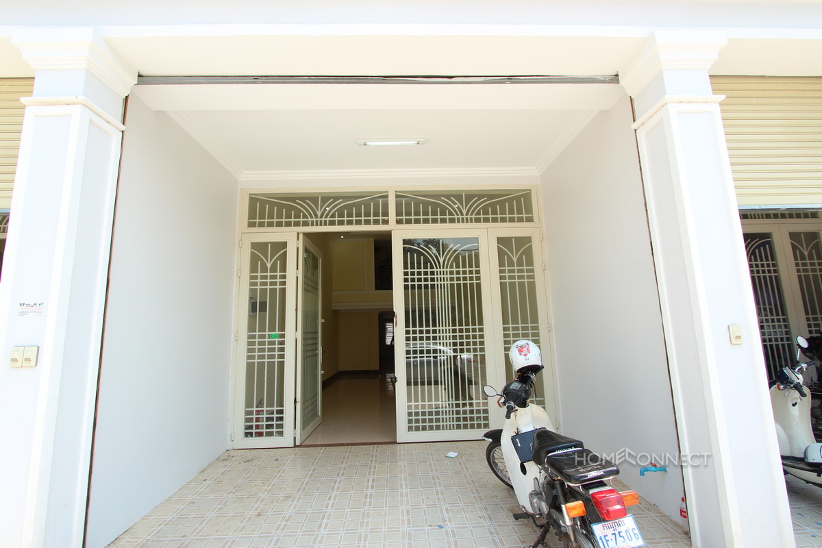 Brand New 5 Bedroom Townhouse in Chroy Chongva | Phnom Penh