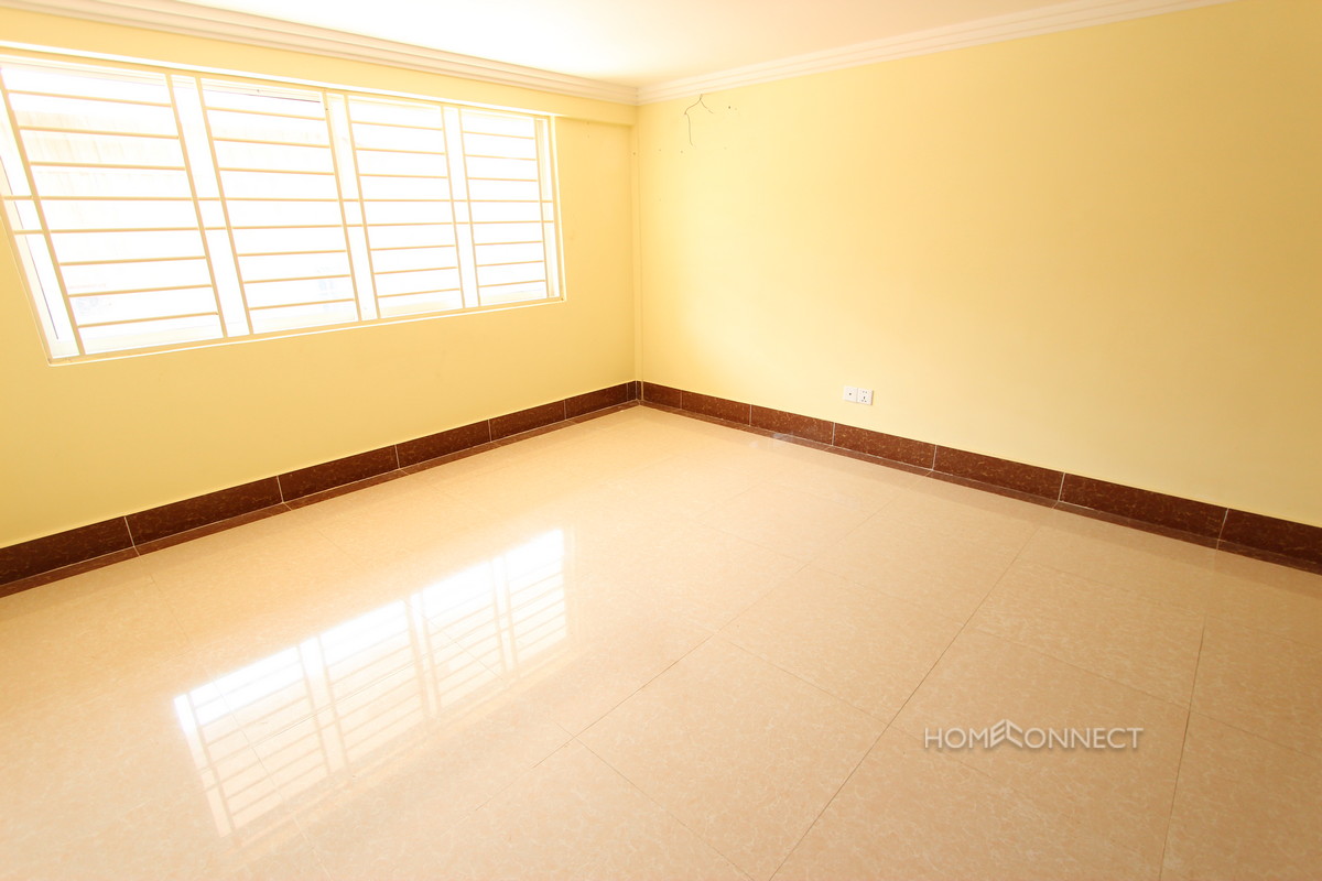 Brand New 5 Bedroom Townhouse in Chroy Chongva | Phnom Penh