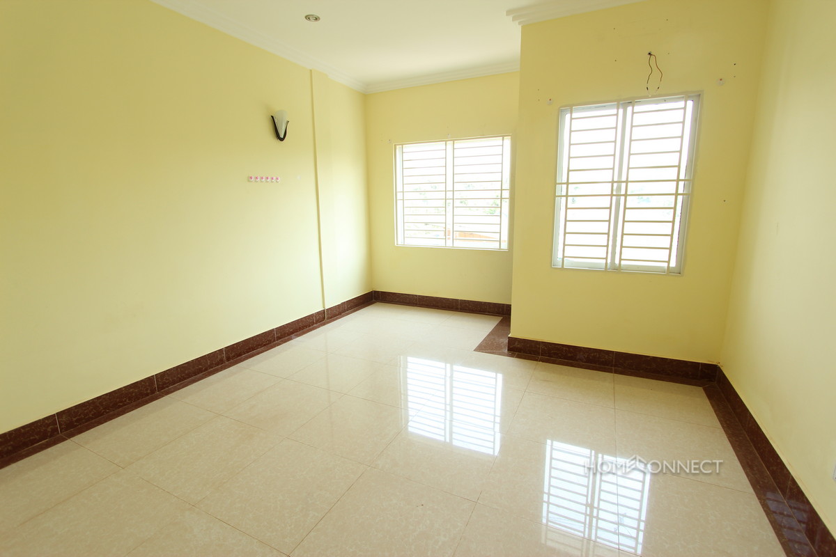 Brand New 5 Bedroom Townhouse in Chroy Chongva | Phnom Penh