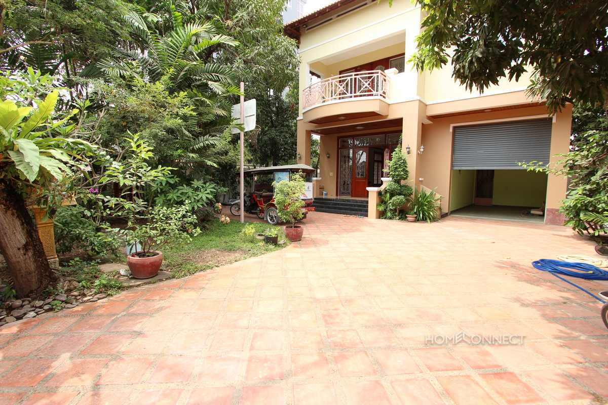 Leafy 4 Bedroom Villa in Tonle Bassac | Phnom Penh