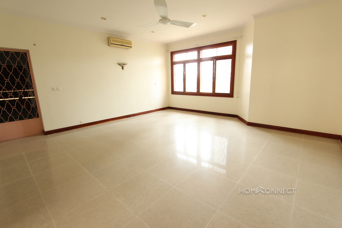 Leafy 4 Bedroom Villa in Tonle Bassac | Phnom Penh