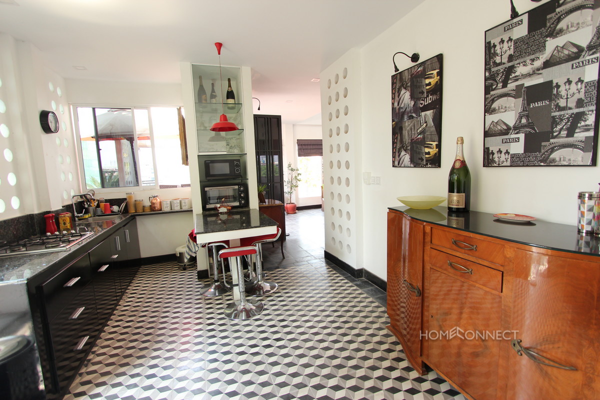 Newly Renovated 3 Bedroom Apartment For Sale in Daun Penh | Phnom Penh