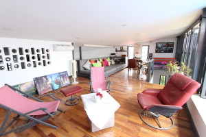 Newly Renovated 3 Bedroom Apartment For Sale in Daun Penh | Phnom Penh