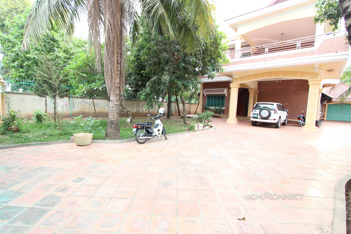 Spacious 4 Bedroom Villa in Chroy Chongva | Phnom Penh