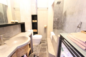 Beautiful 2 Bedroom Apartment in Tonle Bassac | Phnom Penh