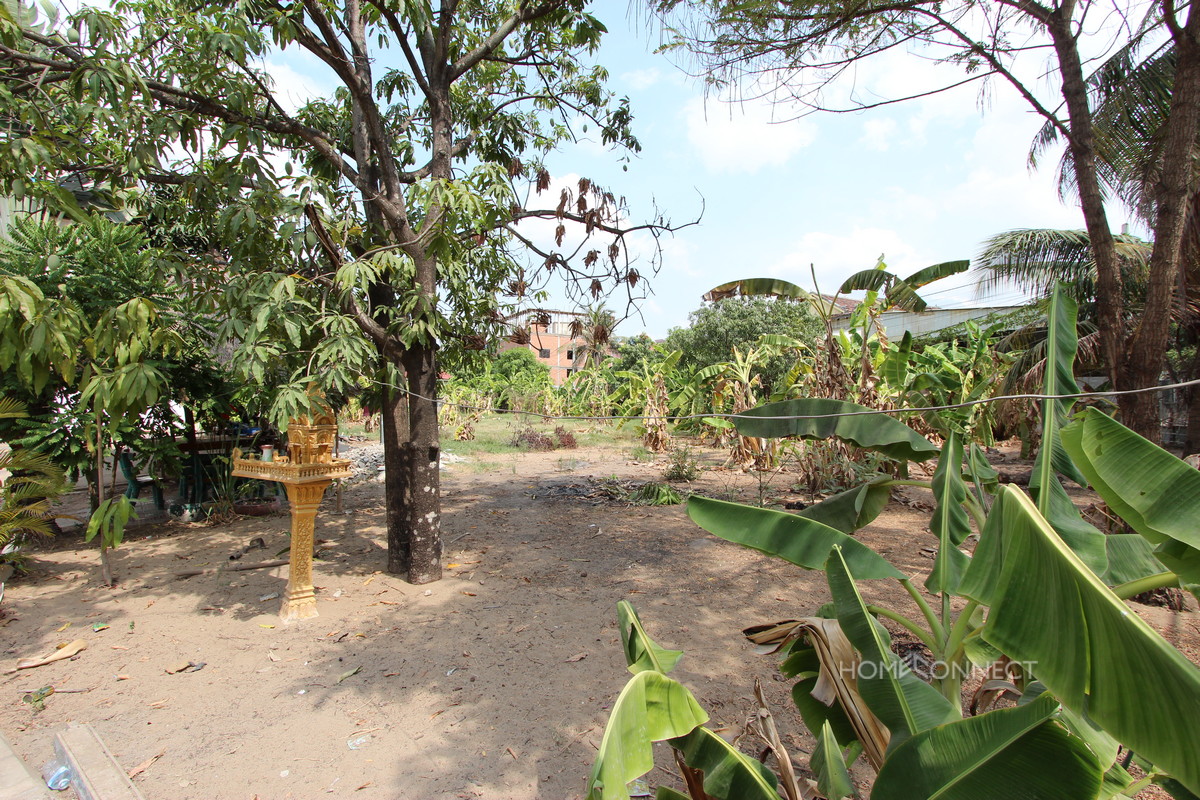 Small Villa and Land for Rent in Boeung Tumpun | Phnom Penh