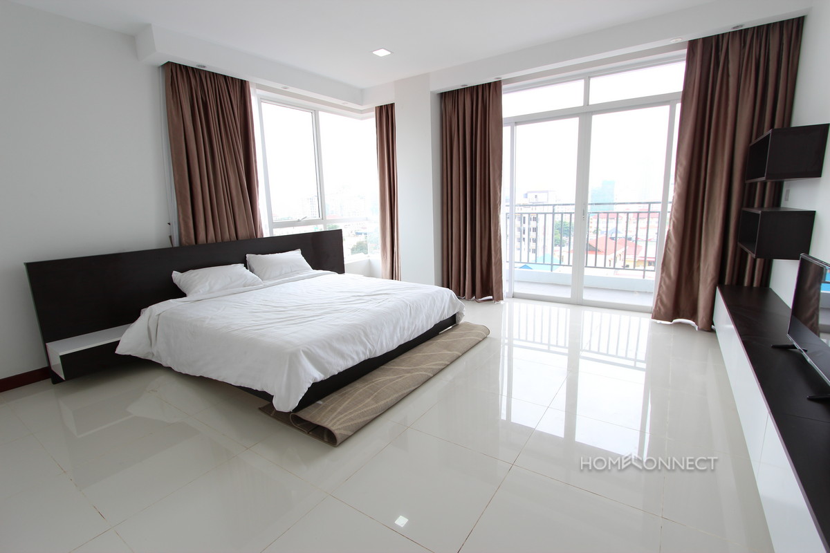 Western Style Modern Apartment Close to Independence Monument | Phnom Penh