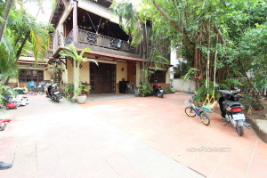 Traditional Wooden 3 Bedroom House in Boeung Trabek | Phnom Penh