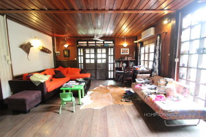 Traditional Wooden 3 Bedroom House in Boeung Trabek | Phnom Penh