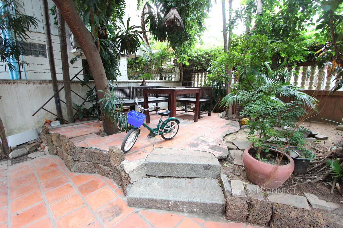 Traditional Wooden 3 Bedroom House in Boeung Trabek | Phnom Penh