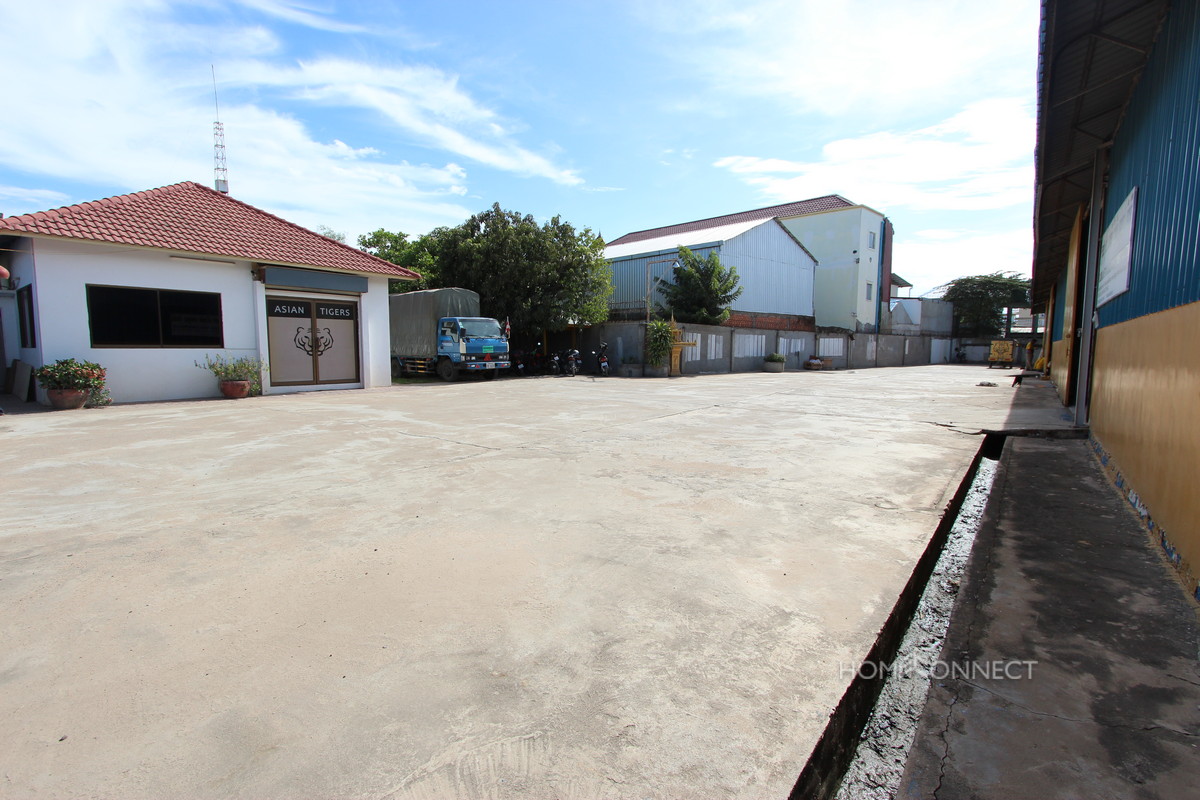 Large Warehouse In The South Of The City For Rent | Phnom Penh