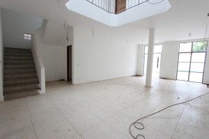 Renovated 6 Bedroom Villa in Tonle Bassac | Phnom Penh