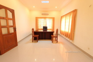 Pleasant Villa on a Quiet Street in Tonle Bassac | Phnom Penh