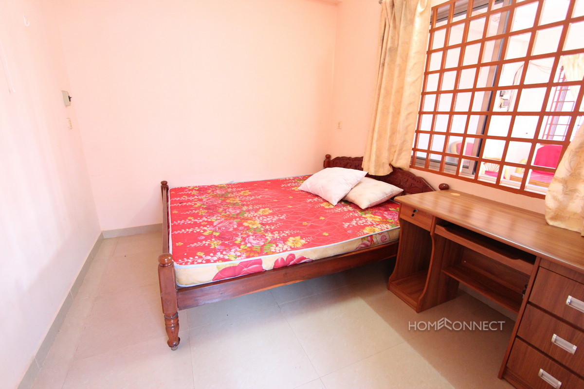 Budget 2 Bedroom Apartment Near the Russian Market | Phnom Penh