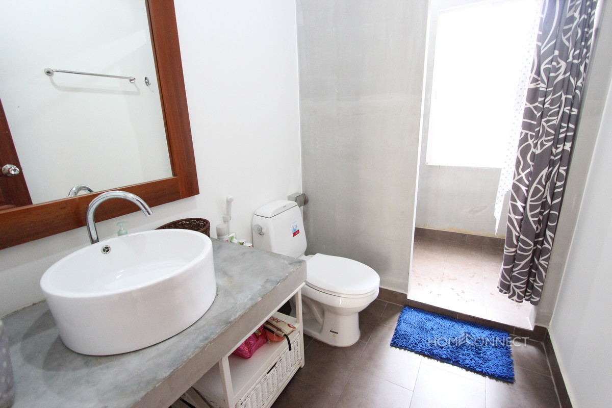Spacious 2 Bedroom Apartment Close to Independence Monument | Phnom Penh