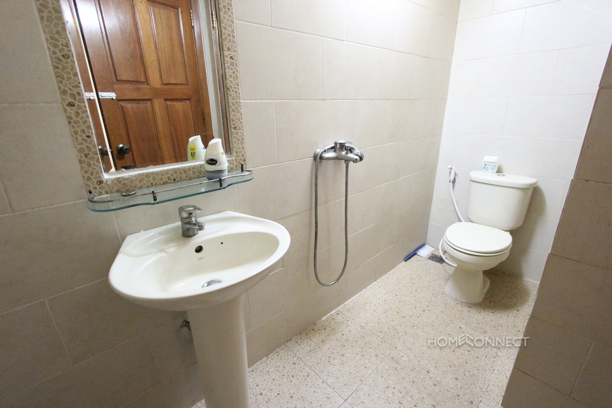 Well Maintained 3 Bedroom Apartment in Tonle Bassac | Phnom Penh Real Estate